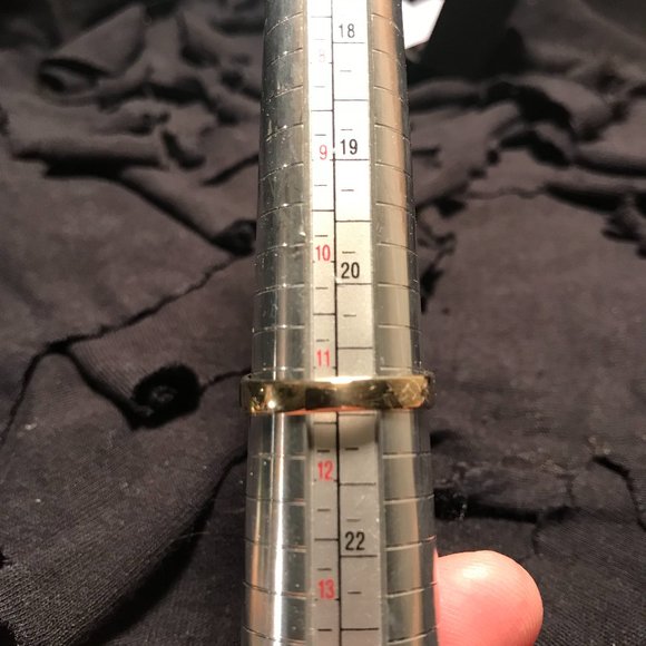 9K Euro Yellow Gold Men's Ring Wide Top in Box - Picture 6 of 6